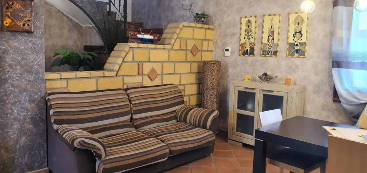 Villa Marianna Con Piscina Privata Ampi Spazi Esterni E Wifi Free Трабия Екстериор снимка