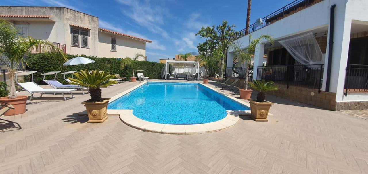 Villa Marianna Con Piscina Privata Ampi Spazi Esterni E Wifi Free Трабия Екстериор снимка