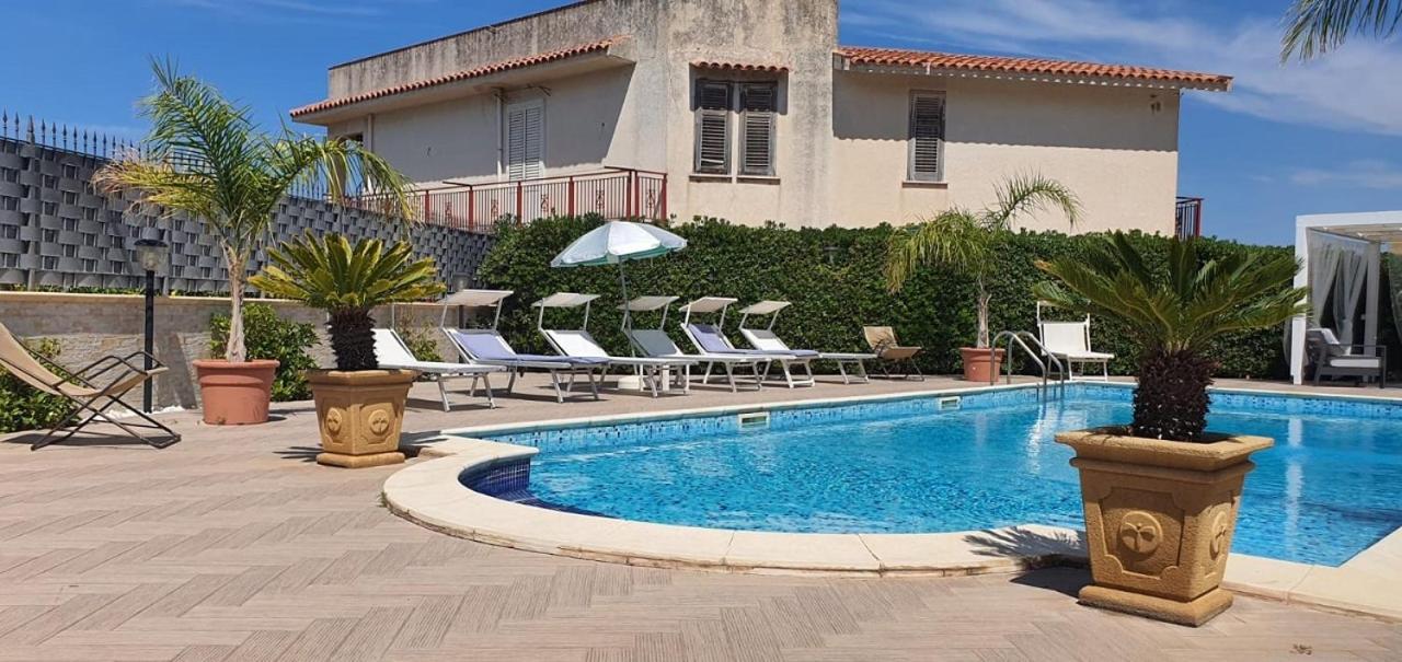 Villa Marianna Con Piscina Privata Ampi Spazi Esterni E Wifi Free Трабия Екстериор снимка